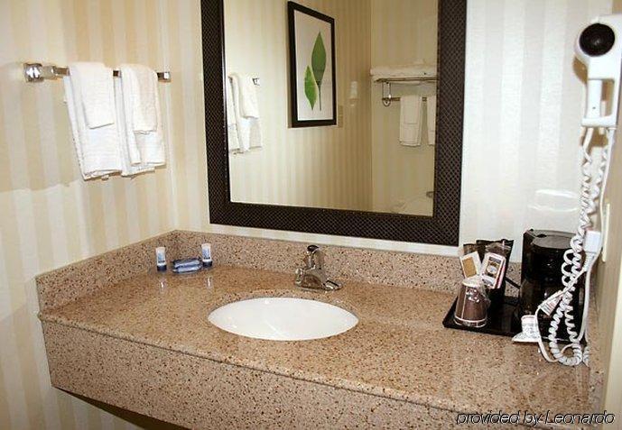 Fairfield Inn & Suites By Marriott Fairmont Szoba fotó