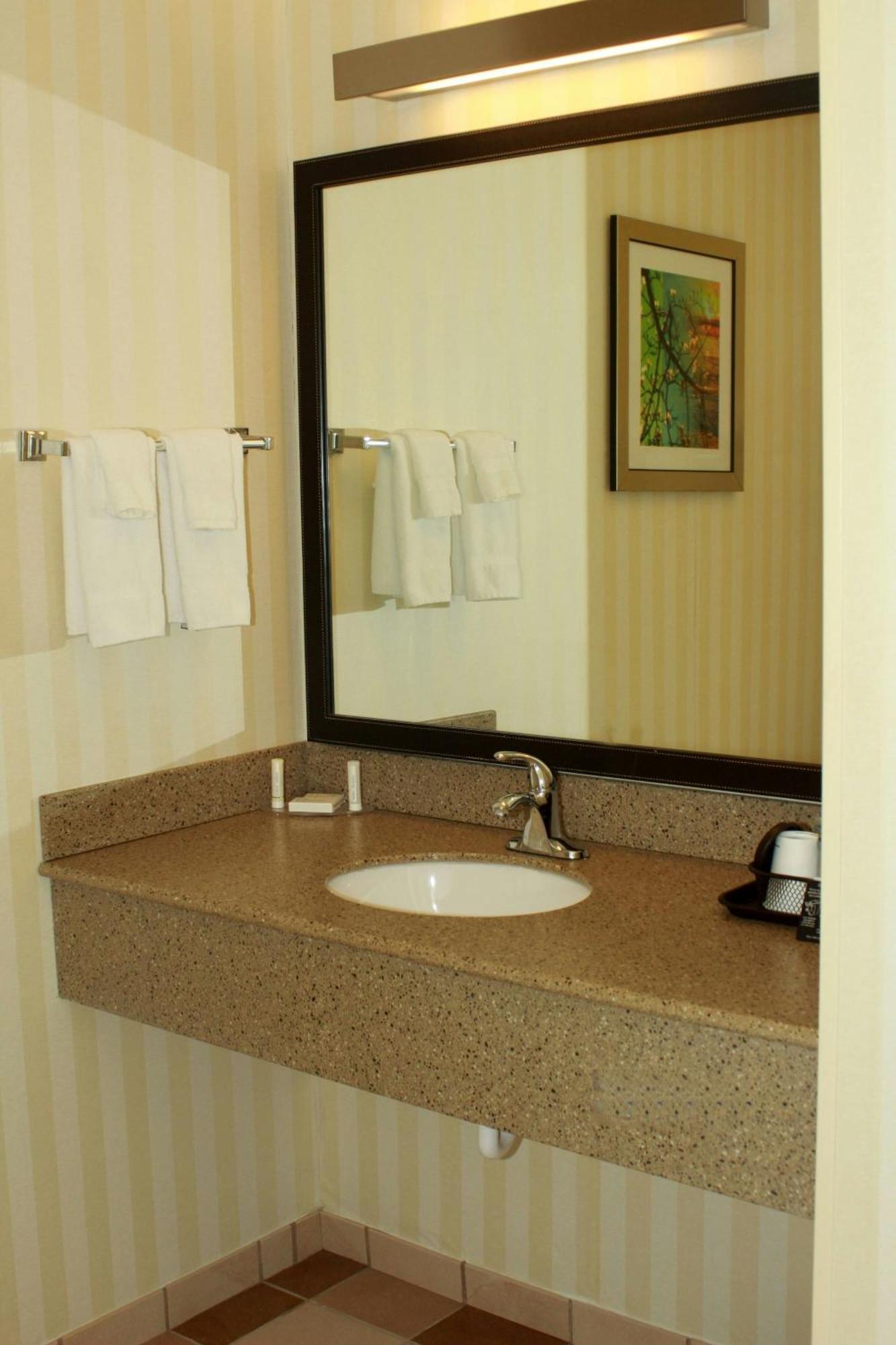 Fairfield Inn & Suites By Marriott Fairmont Kültér fotó